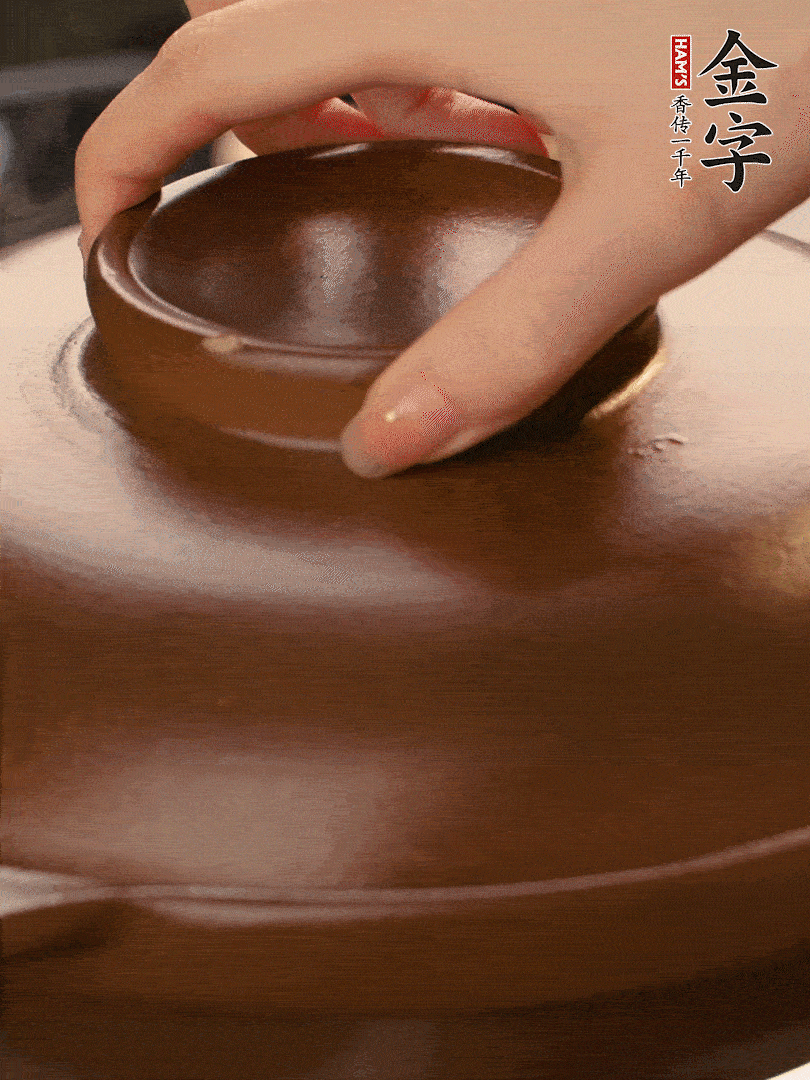 再下日本豆腐煮3分鐘。