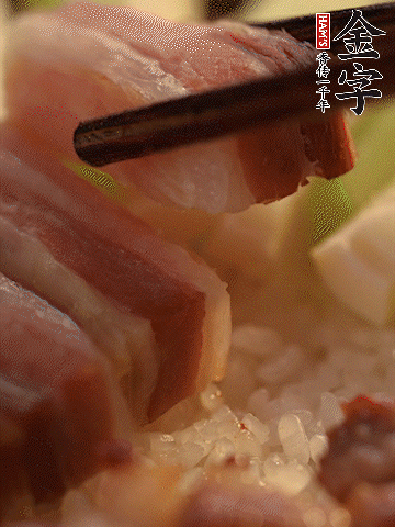 轉(zhuǎn)小火，繼續(xù)蓋蓋子燜2-3分鐘。