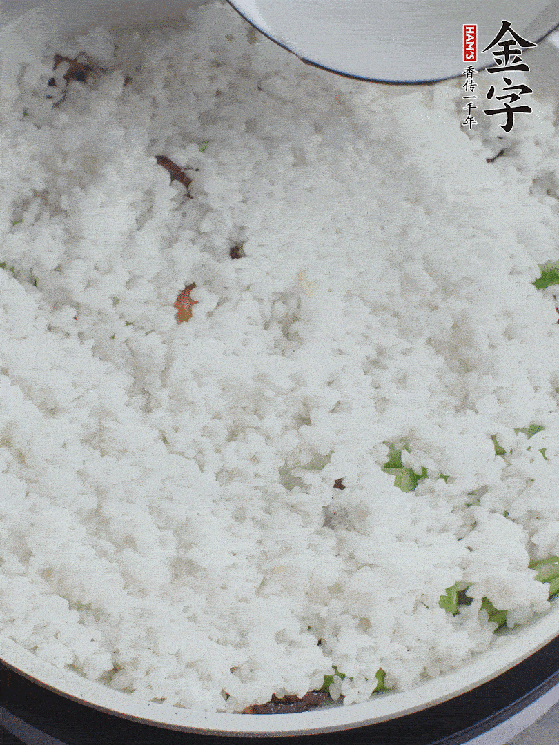放一碗水，蓋蓋燜煮。