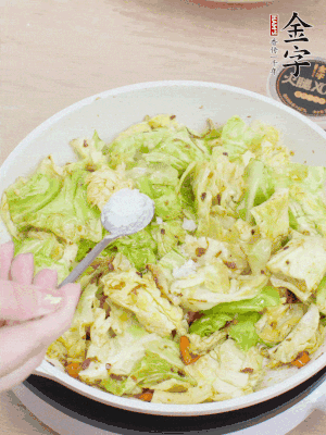 一點(diǎn)鹽、糖調(diào)味。