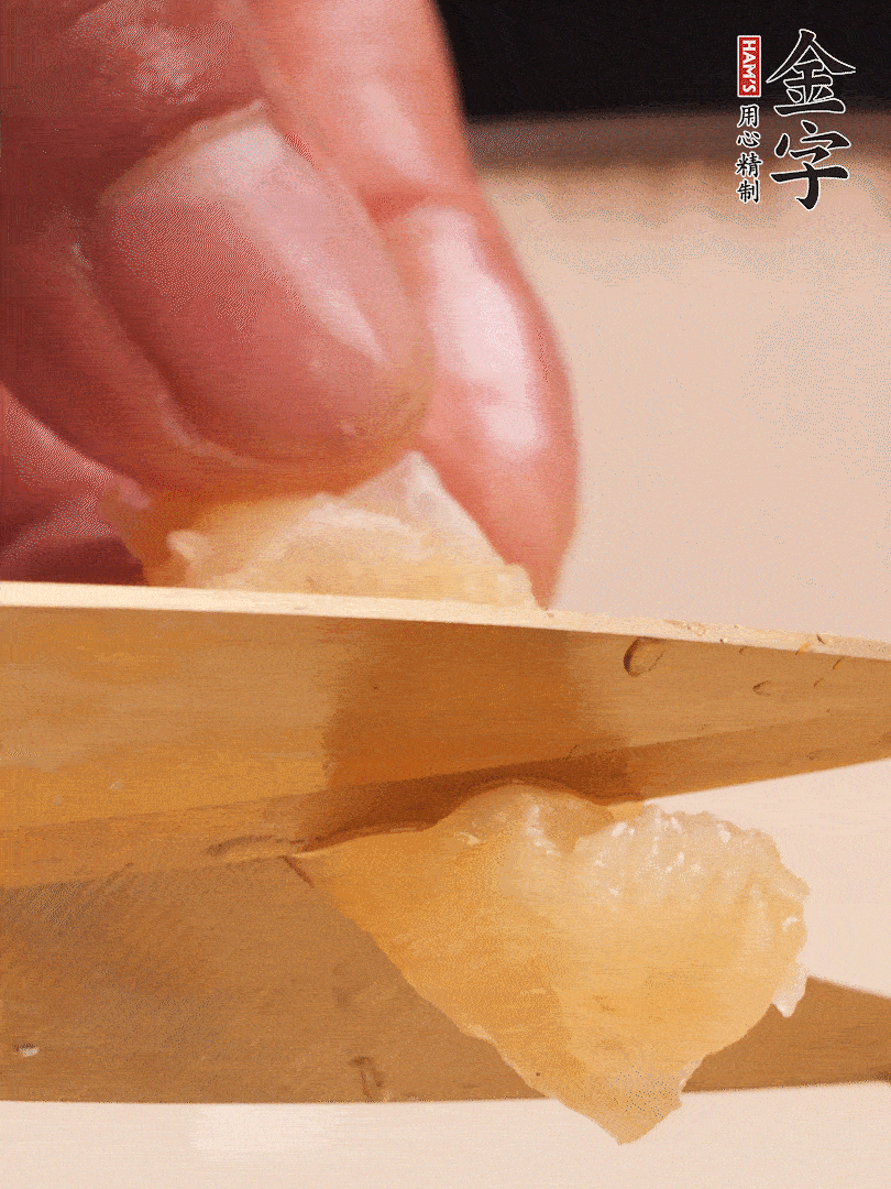 取出放入清水中，清洗表面，再剪成小段